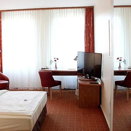 Hotel Mercator Itzehoe-klosterforst 4*