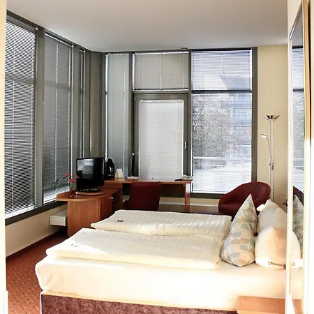 Hotel Mercator Itzehoe-klosterforst 4*