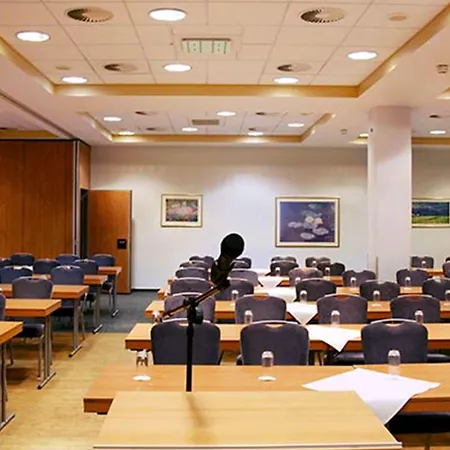 Hotel Mercator Itzehoe-klosterforst 4*